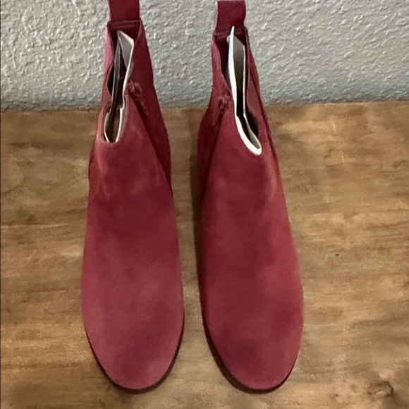 Women's Vionic Roseland Suede Ankle Boots size 9.5 New in Box - Picture 3 of 11